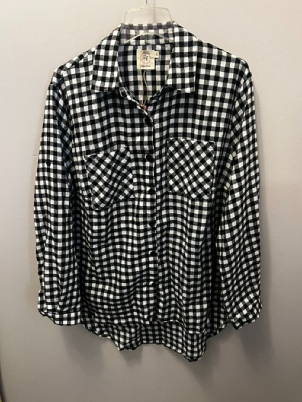 Women's New w/tag, Grace & Emma Plaid Button up shirt. Size XL, Black/White